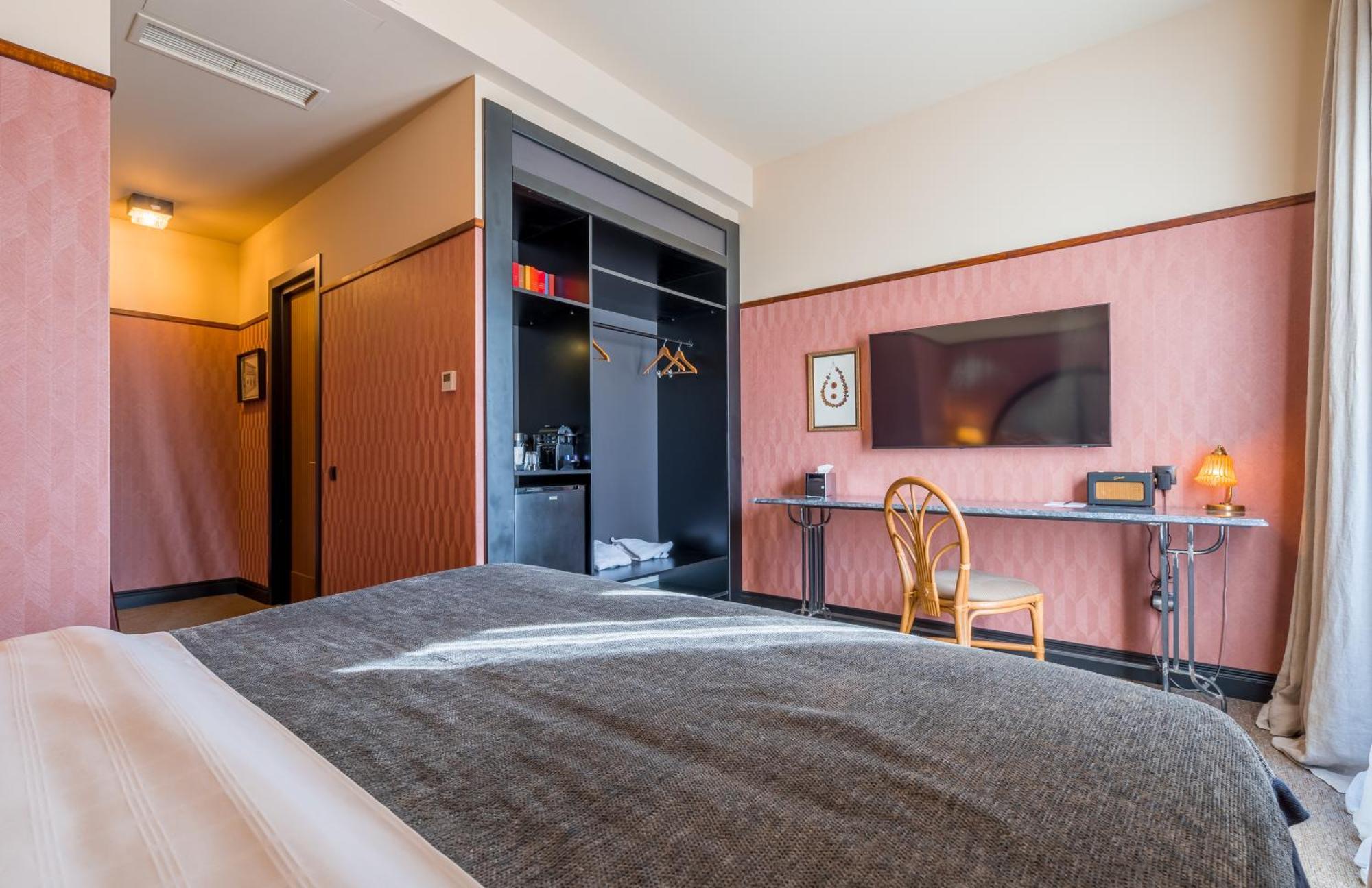 Communal Hotel Кутаиси Екстериор снимка