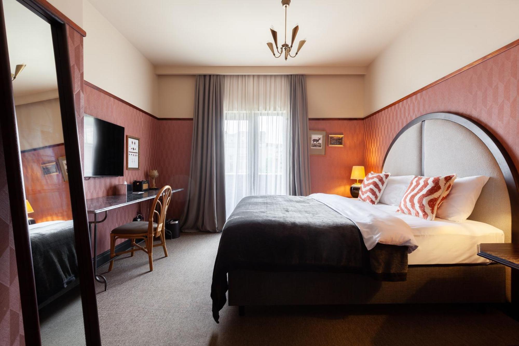 Communal Hotel Кутаиси Екстериор снимка