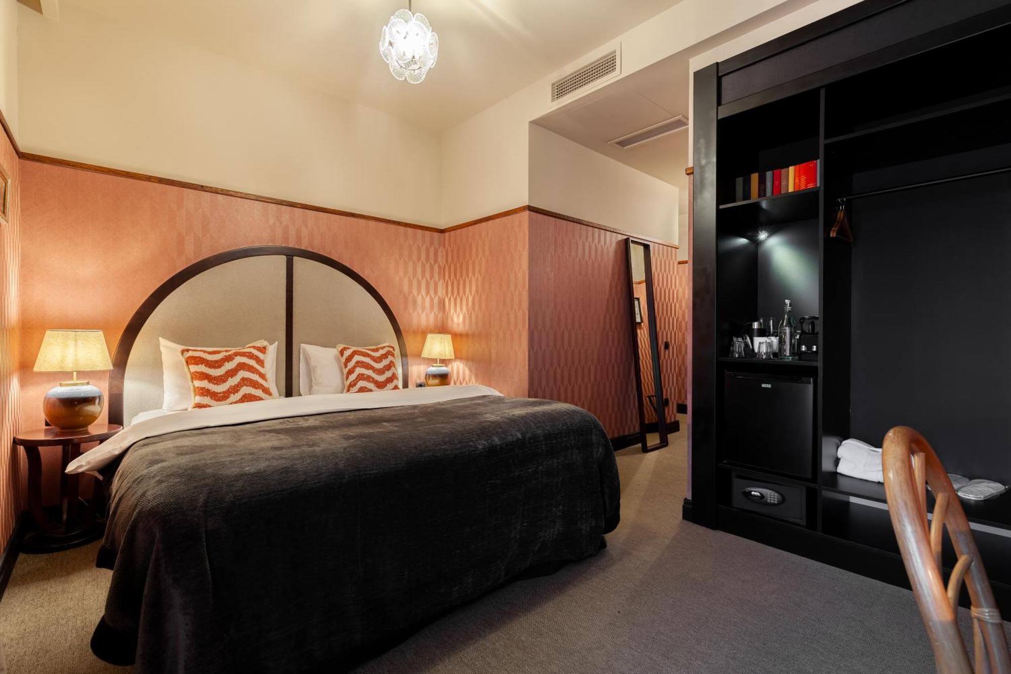 Communal Hotel Кутаиси Екстериор снимка