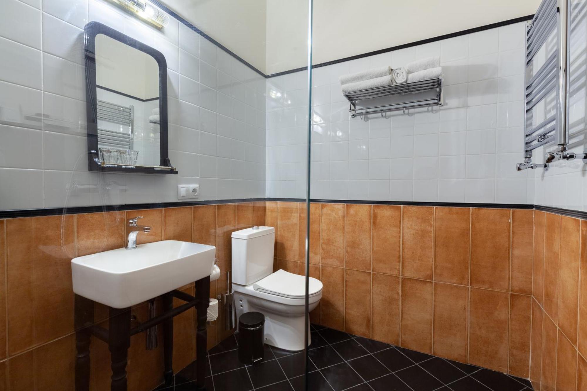 Communal Hotel Кутаиси Екстериор снимка
